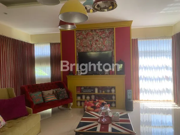 image RUMAH MEWAH JALAN PAKIS ARGOSARI ADA SWIMMING POOL BAGUS SANGAT TERAWAT (4)