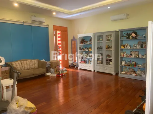 image RUMAH MEWAH JALAN PAKIS ARGOSARI ADA SWIMMING POOL BAGUS SANGAT TERAWAT (5)