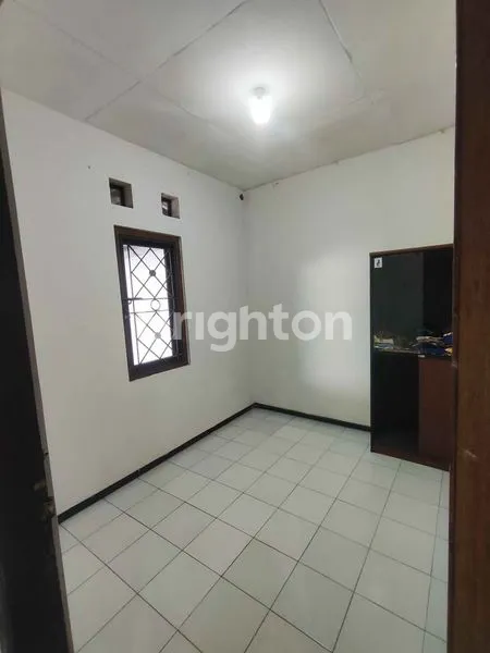 image RUMAH BABATAN PRATAMA 1,5 LANTAI LOKASI STRATEGIS  (4)