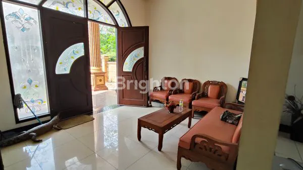 image RUMAH MEWAH 2 LANTAI FULL FURNISH TANGERANG (8)