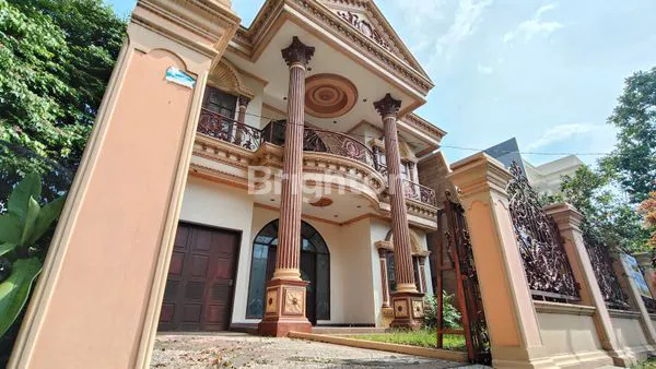 image RUMAH MEWAH 2 LANTAI FULL FURNISH TANGERANG (1)