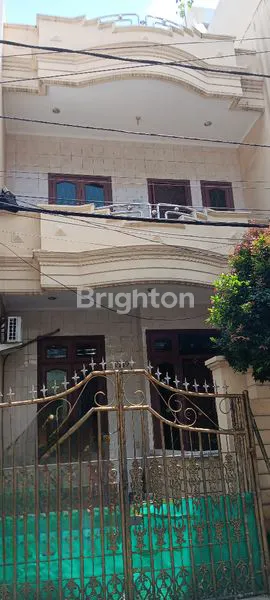 image DISEWAKAN RUMAH 3 LANTAI DI TAMAN PERMATA INDAH 1, JAKARTA-UTARA. PENJARINGAN (1)