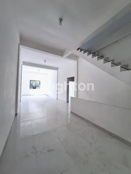 image LOKASI EMAS !! RUKO GANDENG JL. PANCING / WILLIEM ISKANDAR. KONDISI BARU, SIAP HUNI.  (5)