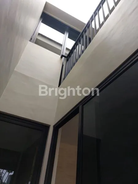 image RUMAH  TINGKAT CITRALAND SBY (6)