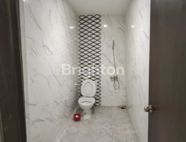 image RUMAH SIAP HUNI, 3 LANTAI DI JAKARTA BARAT (6)