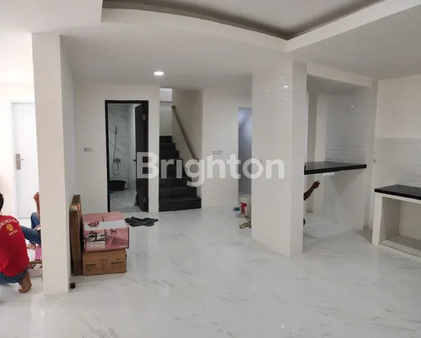 image RUMAH SIAP HUNI, 3 LANTAI DI JAKARTA BARAT (2)
