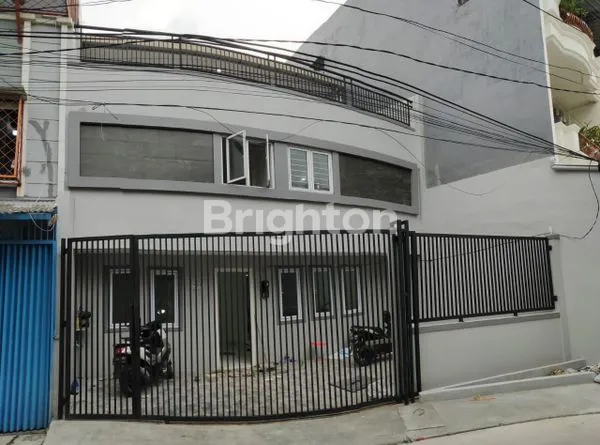 image RUMAH SIAP HUNI, 3 LANTAI DI JAKARTA BARAT (1)