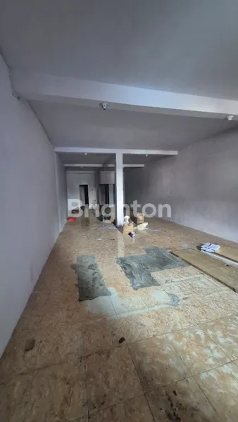 image RUMAH NOL JALAN RAYA BANGUNAN LAMA LOKASI JL. PAHLAWAN PROBOLINGGO !! (5)