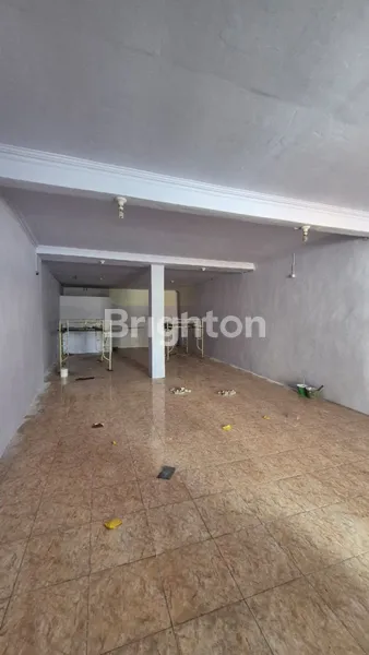 image RUMAH NOL JALAN RAYA BANGUNAN LAMA LOKASI JL. PAHLAWAN PROBOLINGGO !! (8)