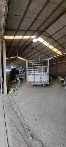 image TANAH 2000 METER ADA BANGUNAN GUDANG STARTEGIS PINGGIR JLN RAYA SETU CIKARANG KAB BEKASI (6)