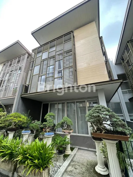 image RUMAH SIAP HUNI DI WISATA BUKIT MAS, FURNISHED APIK BERASA VILLA, SURABAYA BARAT WIYUNG (1)