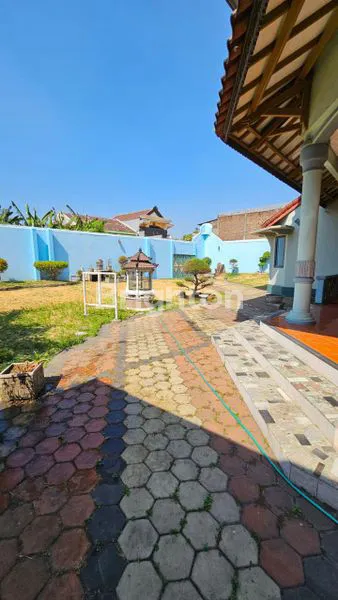 image RUMAH BESAR, BENTUK TANAH NGANTONG, LUAS 1152 DI DAERAH JEMURSARI JL. SOPONYONO, KONDISI SIAP PAKAI (5)