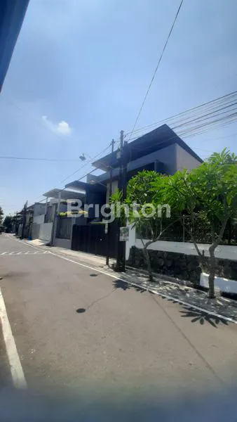 image RUMAH MEWAH 2 LANTAI FULL FURNISH DI GAJAH MUNGKUR SEMARANG (8)