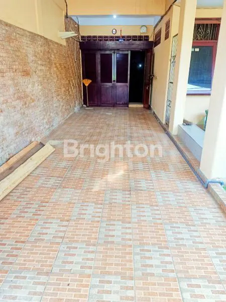 image RUMAH 2,5 LANTAI SEMI FURNISH NGINDEN INTAN BARAT (4)