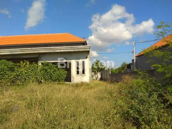 image DIJUAL CEPAT! TANAH 1400 M2 DAN BANGUNAN, HANYA 600 METER KE JALAN RAYA UTAMA (4)