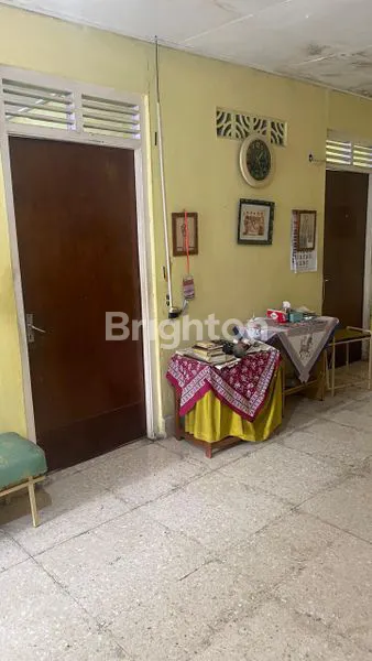 image RUMAH LUAS LOKASI STRATEGIS DALAM BENTENG KRATON JOGJAKARTA (7)