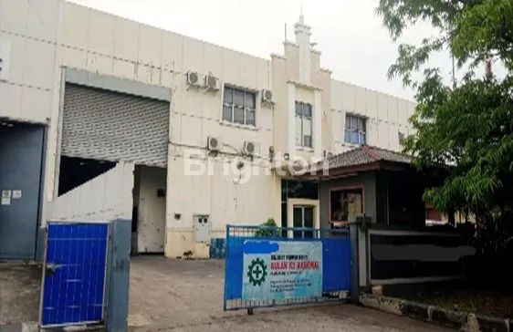 GUDANG KAWASAN INDUSTRI DENGAN FASILITAS LENGKAP, LISTRIK 145 KVA – JABABEKA.