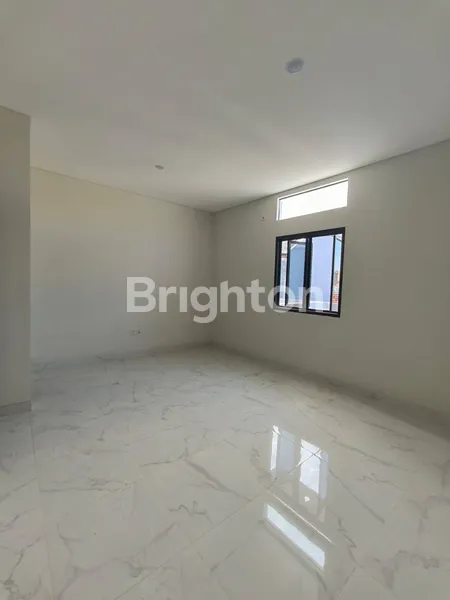 image RUMAH BARU MINIMALIS 2 LT, LEBAK PAKUWON CITY SURABAYA, ROW 2.5 MOBIL (5)