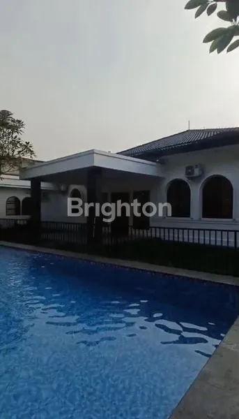image RUMAH MEWAH DENGAN TAMAN LUAS & KOLAM RENANG KEMANG, JAKARTA SELATAN (6)