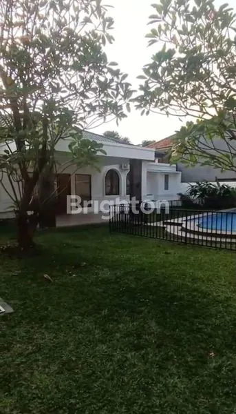 image RUMAH MEWAH DENGAN TAMAN LUAS & KOLAM RENANG KEMANG, JAKARTA SELATAN (5)