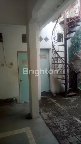 image RUMAH DARMO BARU BARAT 1,5 LANTAI STRATEGIS (5)