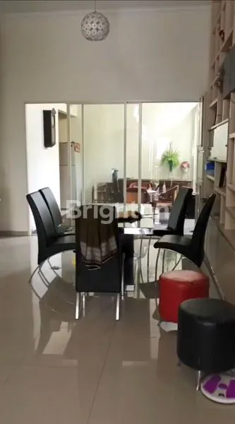 image RUMAH 2 LANTAI, 8 KAMAR TIDUR, SEMI FURNISH DI VPT TIDAR MALANG (3)