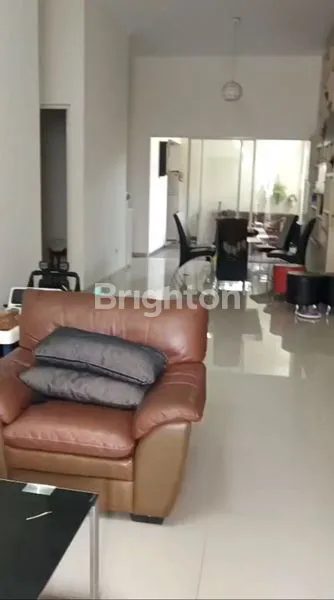 image RUMAH 2 LANTAI, 8 KAMAR TIDUR, SEMI FURNISH DI VPT TIDAR MALANG (2)