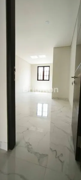 image RUMAH 2 UNIT JEJER, KARANG EMPAT PAKUWON CITY SURABAYA, SHM, NEGOTIABLE (5)