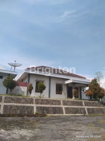 image JUAL RUMAH BESAR KOTA MAGELANG  (1)