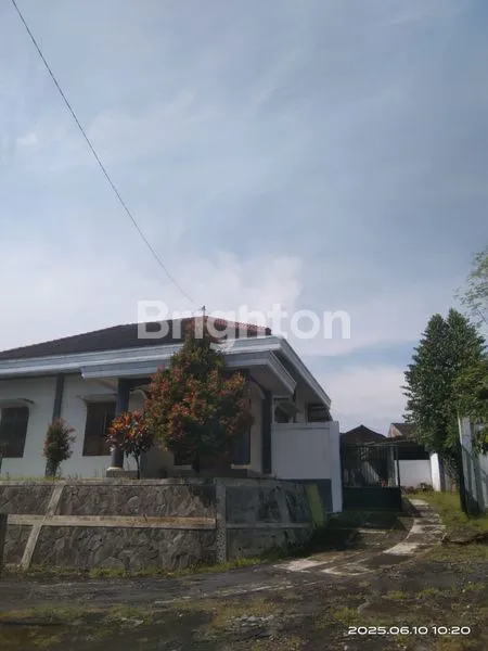 image JUAL RUMAH BESAR KOTA MAGELANG  (3)