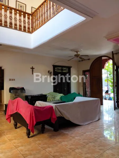 image RUMAH BESAR DAN ARTISTIK DENGAN VIEW TAMAN ,LOKASI STRATEGIS, DIDALAM CLUSTER LEGENDA WISATA , CIBUBUR, GUNUNG PUTRI, BOGOR  (6)