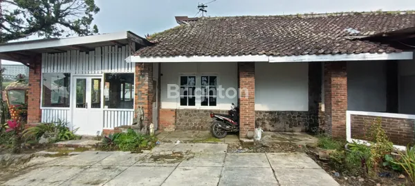 image VILLA MEWAH VIEW PEGUNUNGAN 1200M2 DI PACET MOJOKERTO (1)