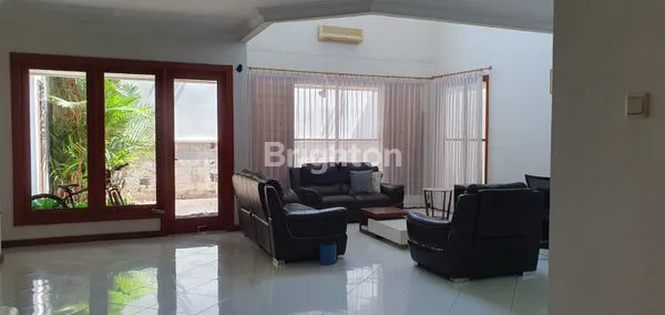 image GRAHA FAMILY FULL FURNISH TERAWAT N BERSIH SURABAYA BARAT AKSES JALAN BANYAK (2)