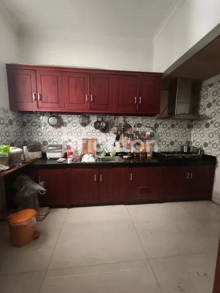 image RUMAH RAYAN REGENCY SEMI FURNISHED SELANGKAH DARI DIAN ISTANA !! (3)