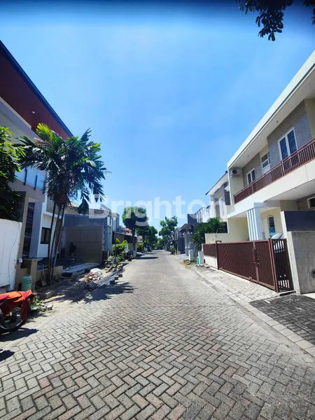 image RUMAH SIAP HUNI TAMAN INTERNASIONAL CITRALAND SURABAYA (2)