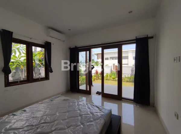 image VILLA 1 LANTAI DI DEKAT PANTAI KEDUNGU (5)