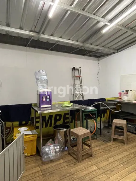 image RUKO 3 LANTAI PREMIUM DI JALAN UTAMA HARAPAN INDAH BEKASI (2)