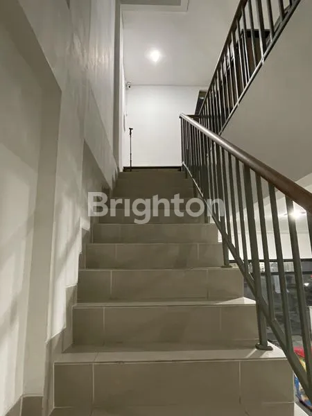 image RUKO 3 LANTAI PREMIUM DI JALAN UTAMA HARAPAN INDAH BEKASI (3)