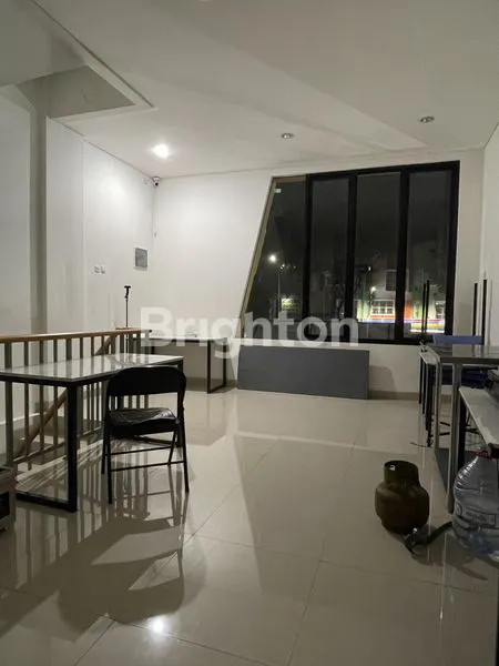 image RUKO 3 LANTAI PREMIUM DI JALAN UTAMA HARAPAN INDAH BEKASI (6)