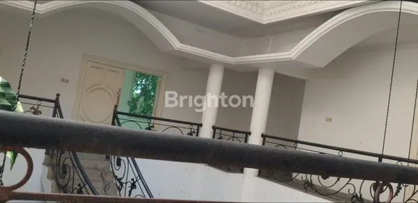 image RUMAH MEWAH BESAR DAN MURAH (5)