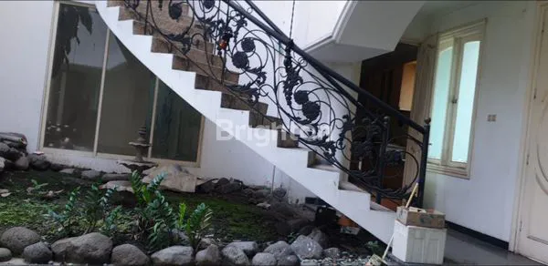 image RUMAH MEWAH BESAR DAN MURAH (4)