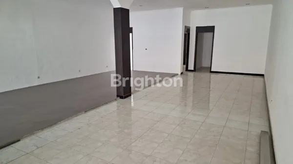 image ROW JALAN LEBAR BANGUNAN COCOK UNTUK KANTOR DAN BANK LOKASI R.A KARTINI SURABAYA !! (3)