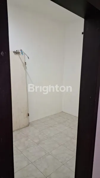 image ROW JALAN LEBAR BANGUNAN COCOK UNTUK KANTOR DAN BANK LOKASI R.A KARTINI SURABAYA !! (5)