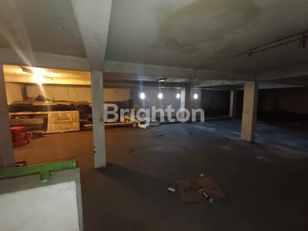 image TOKO 3 LANTAI PREMIUM DI PUSAT KOTA PANDAAN, SEBELAH BCA (4)