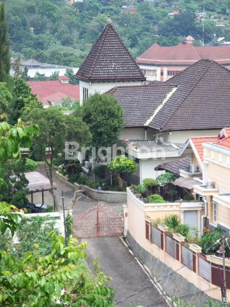 image RUMAH LAMA ARTISTIK, GAJAHMUNGKUR, KOTA SEMARANG  (4)