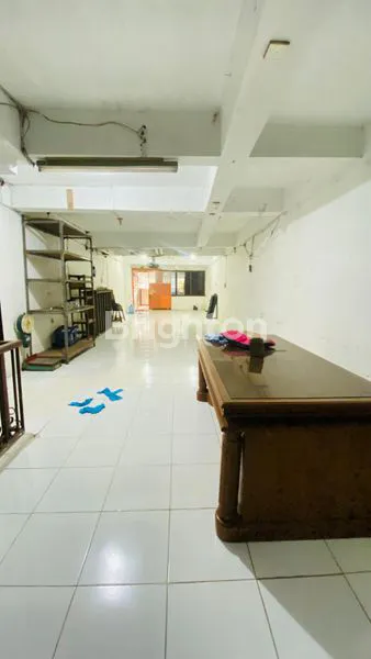 image RUMAH COCOK UNTUK WORKSHOP, GUDANGAN , BISNIS ONLINE, 4 LANTAI PINGGIR JALAN  TIDAK MENGGANGGU TETANGGA, TAMAN RATU DEKAT GREENVILLE, KEBON JERUK , JAKARTA BARAT  (3)