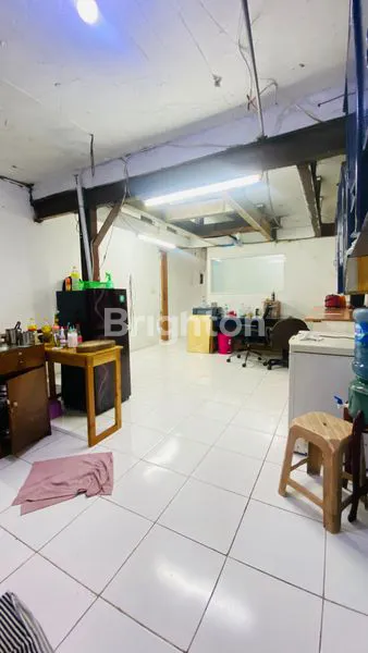 image RUMAH COCOK UNTUK WORKSHOP, GUDANGAN , BISNIS ONLINE, 4 LANTAI PINGGIR JALAN  TIDAK MENGGANGGU TETANGGA, TAMAN RATU DEKAT GREENVILLE, KEBON JERUK , JAKARTA BARAT  (5)