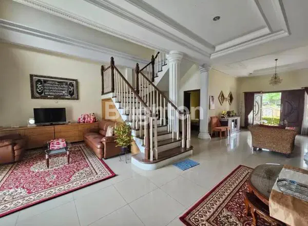 image RUMAH MEWAH STRATEGIS DEKAT MALL BSB BALIKPAPAN (6)