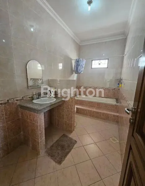 image RUMAH MEWAH STRATEGIS DEKAT MALL BSB BALIKPAPAN (8)