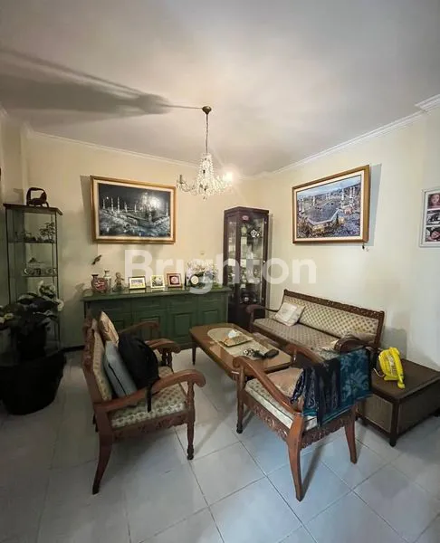 image DIJUAL RUMAH LOKASI PONDOK INDAH ASRI & STRATEGIS  (3)